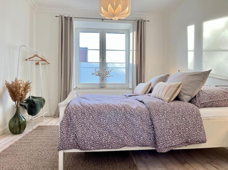 Apartment Perlmutt Mit Balkon Хузум Экстерьер фото